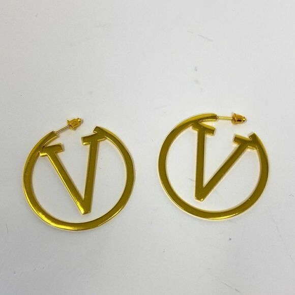 NWT Large Gold Tone V Hoop Earrings - Picture 4 of 6
